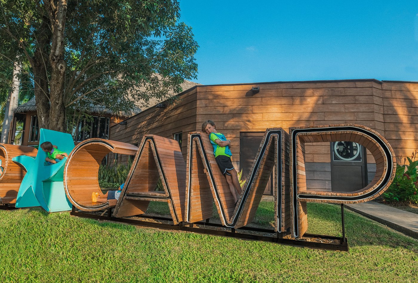 Children playing at the Star Camp sign at Iberostar Paraíso